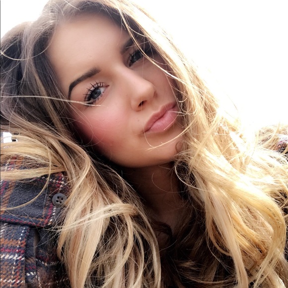 Meet your Posher, Ally - Picture 1 of 1